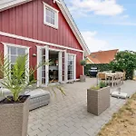 Charming Terraced House By The And Forest Holiday home *