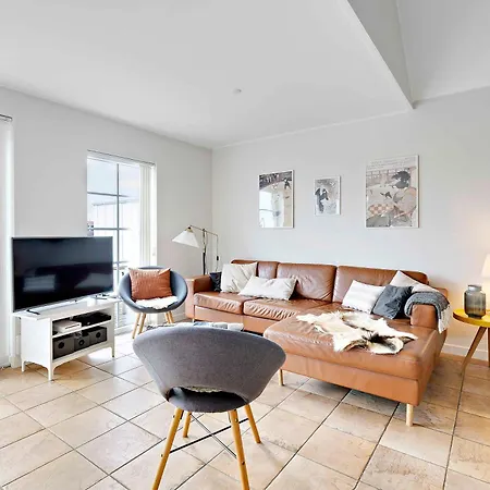 Charming Architect-designed Terraced House With Sea View *
